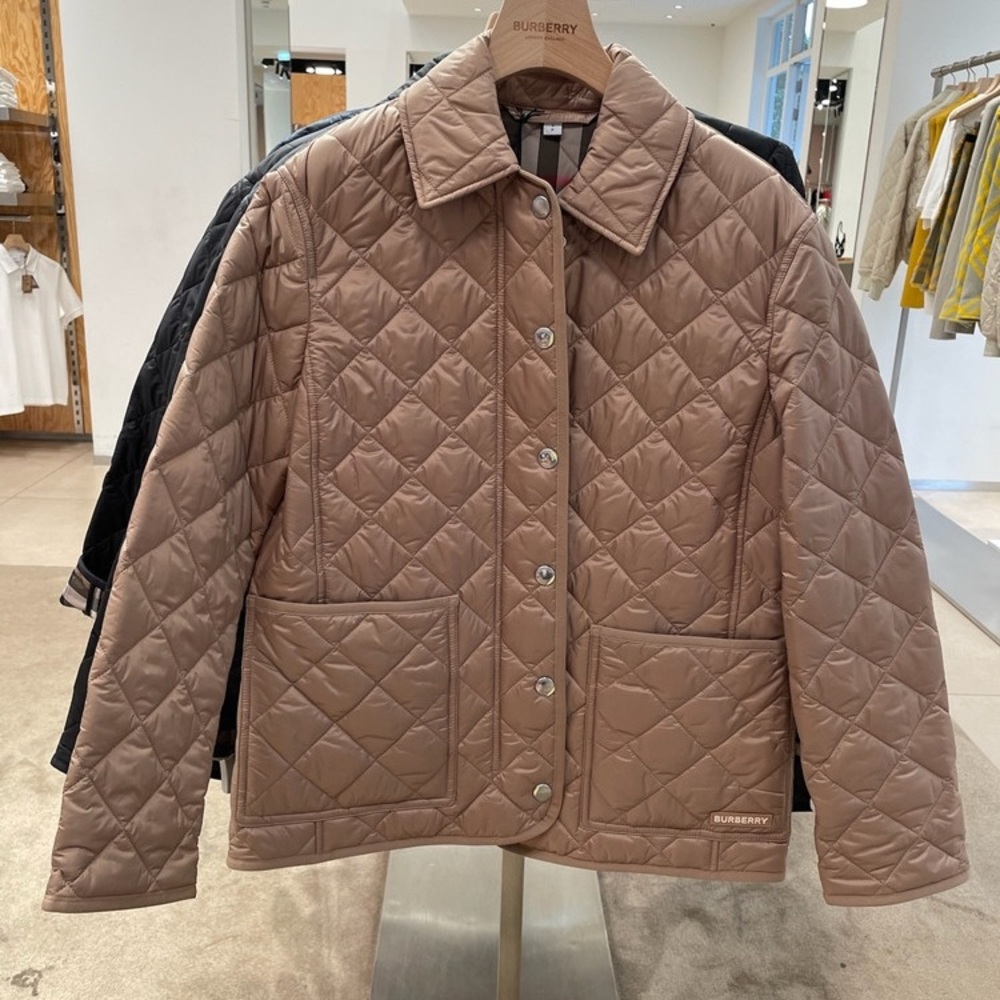 Burberry Dalry Women's Quilted Tan Jacket with check details inside - Picture 13 of 15